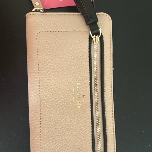 Kate Spade wallet - Picture 1 of 3